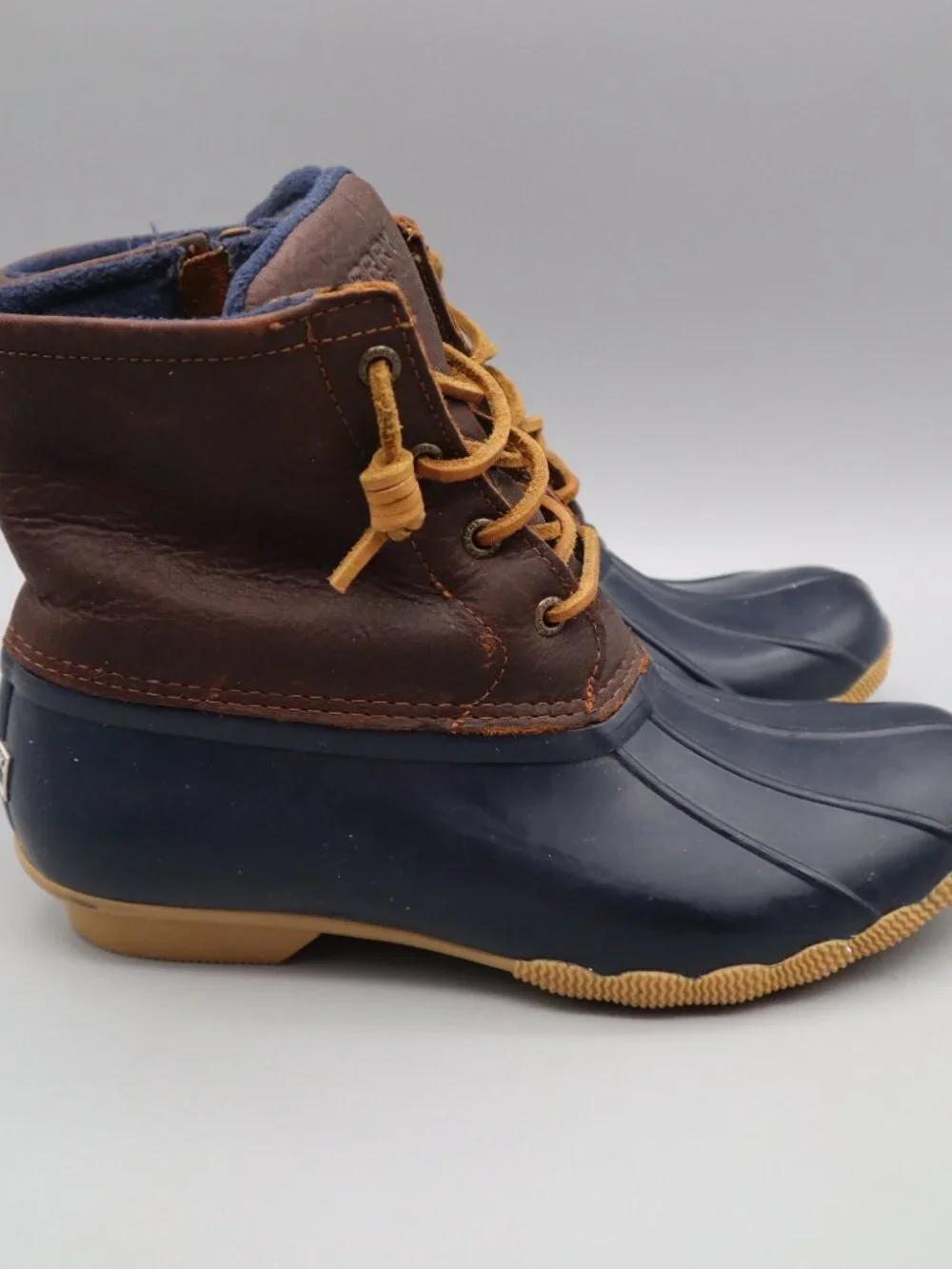 Sperry item saltwater
